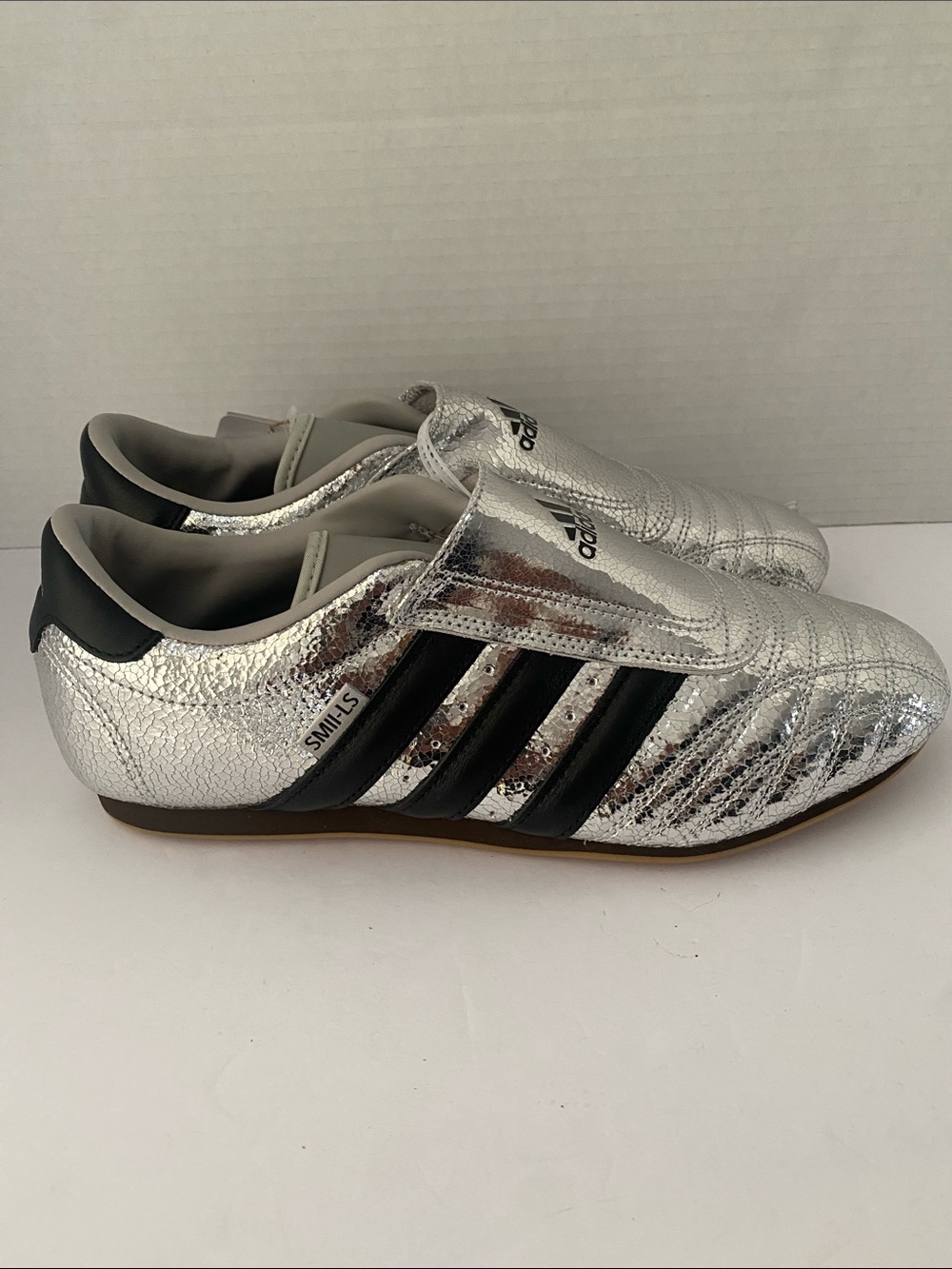 adidas Metallic Silver Taekwondo -Inspired Slip-Ons with Black Stripes size 8.5 - Picture 4 of 6